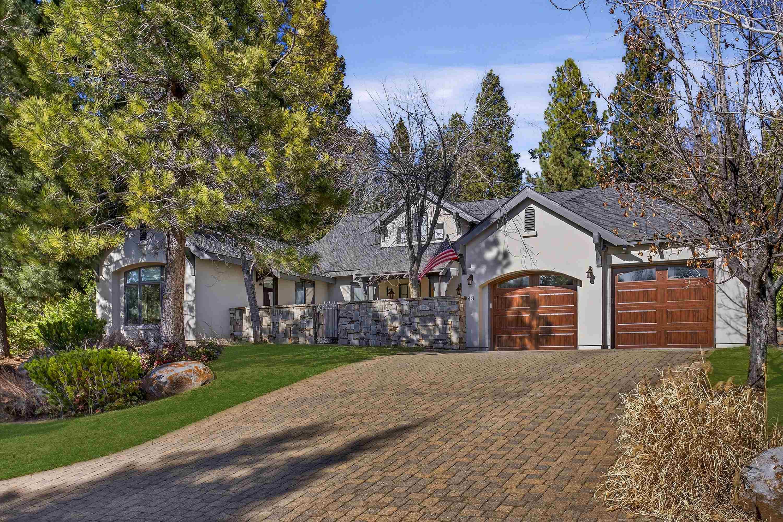 48 Foxglenn Drive