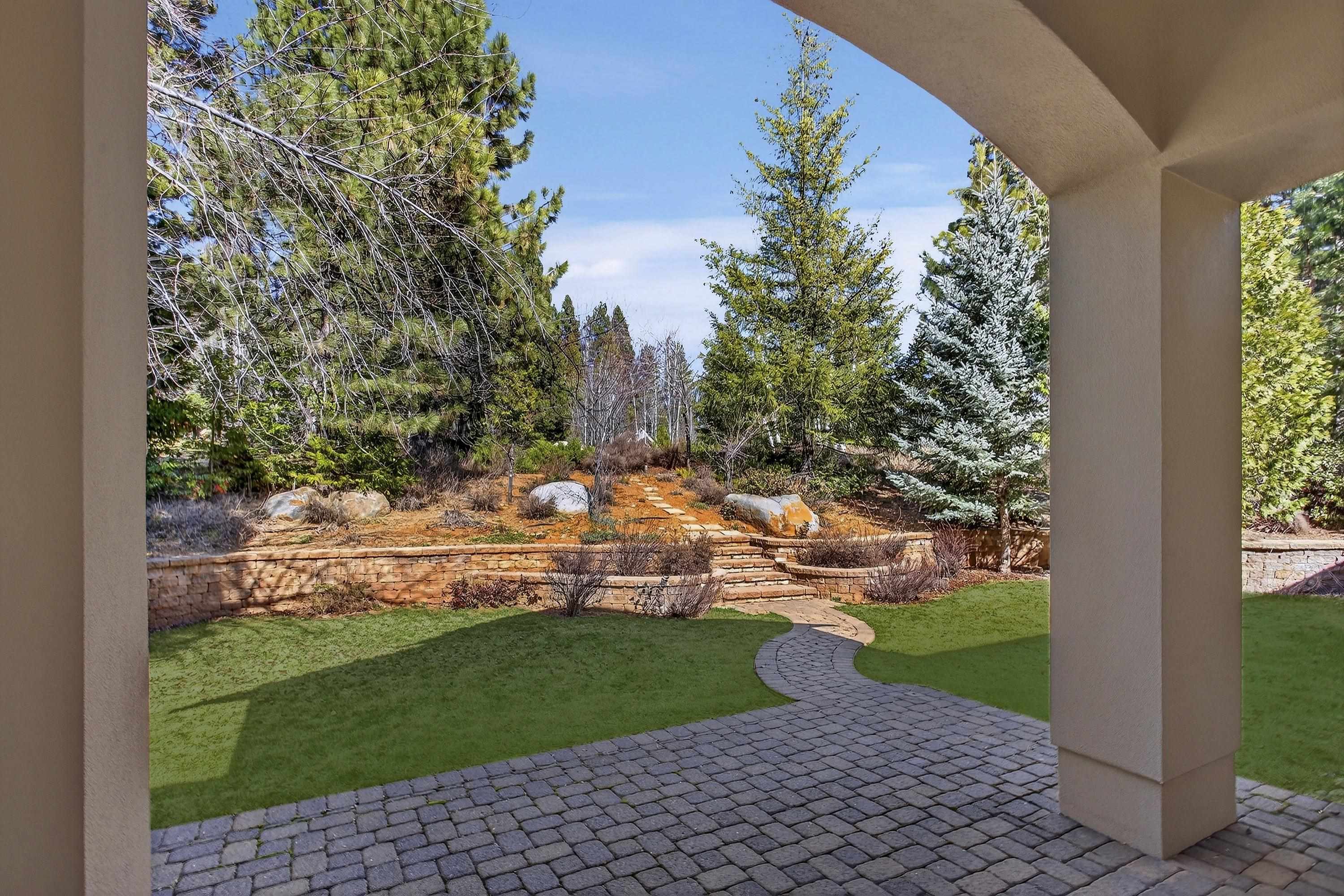 48 Foxglenn Drive