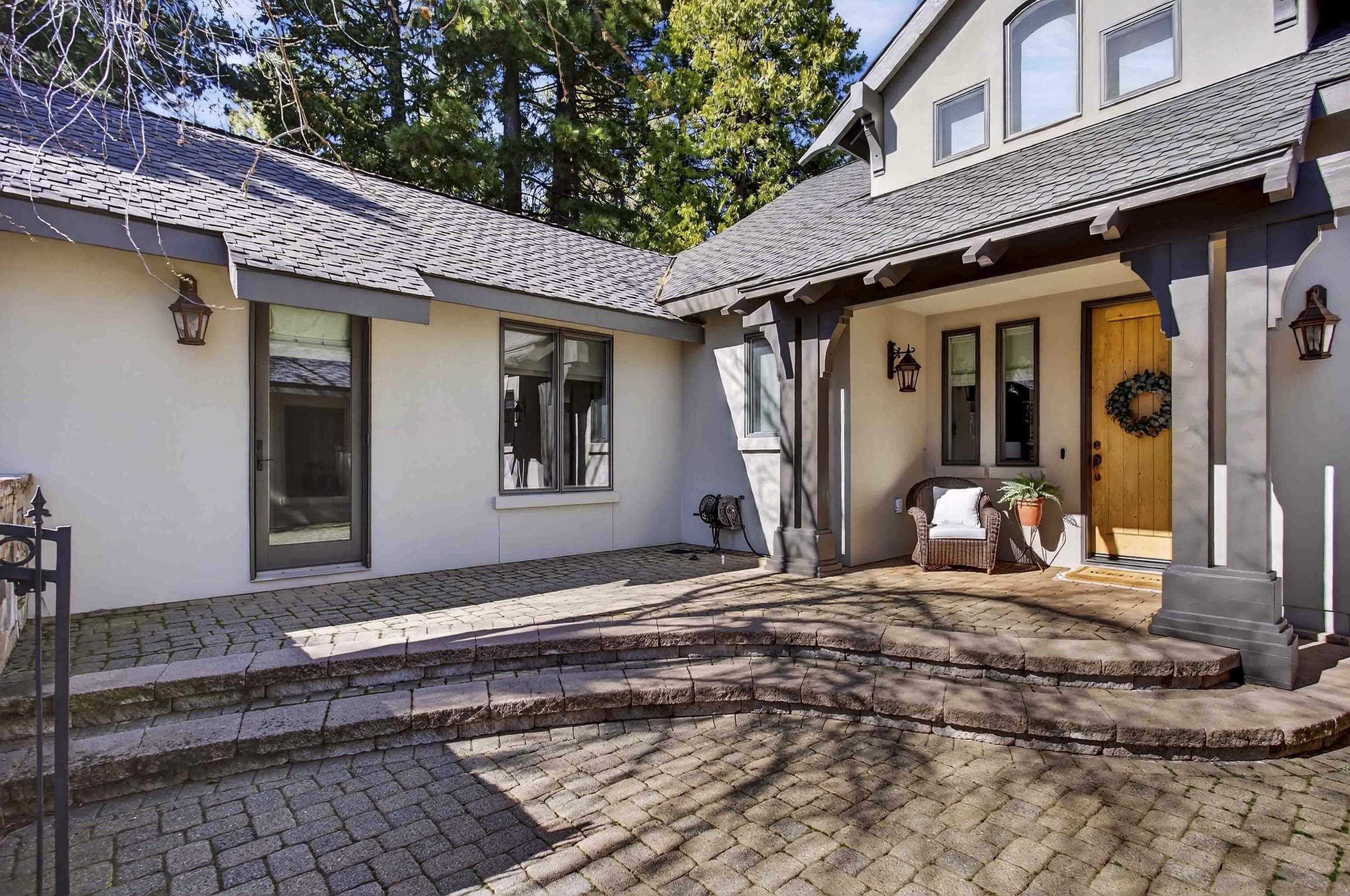 48 Foxglenn Drive