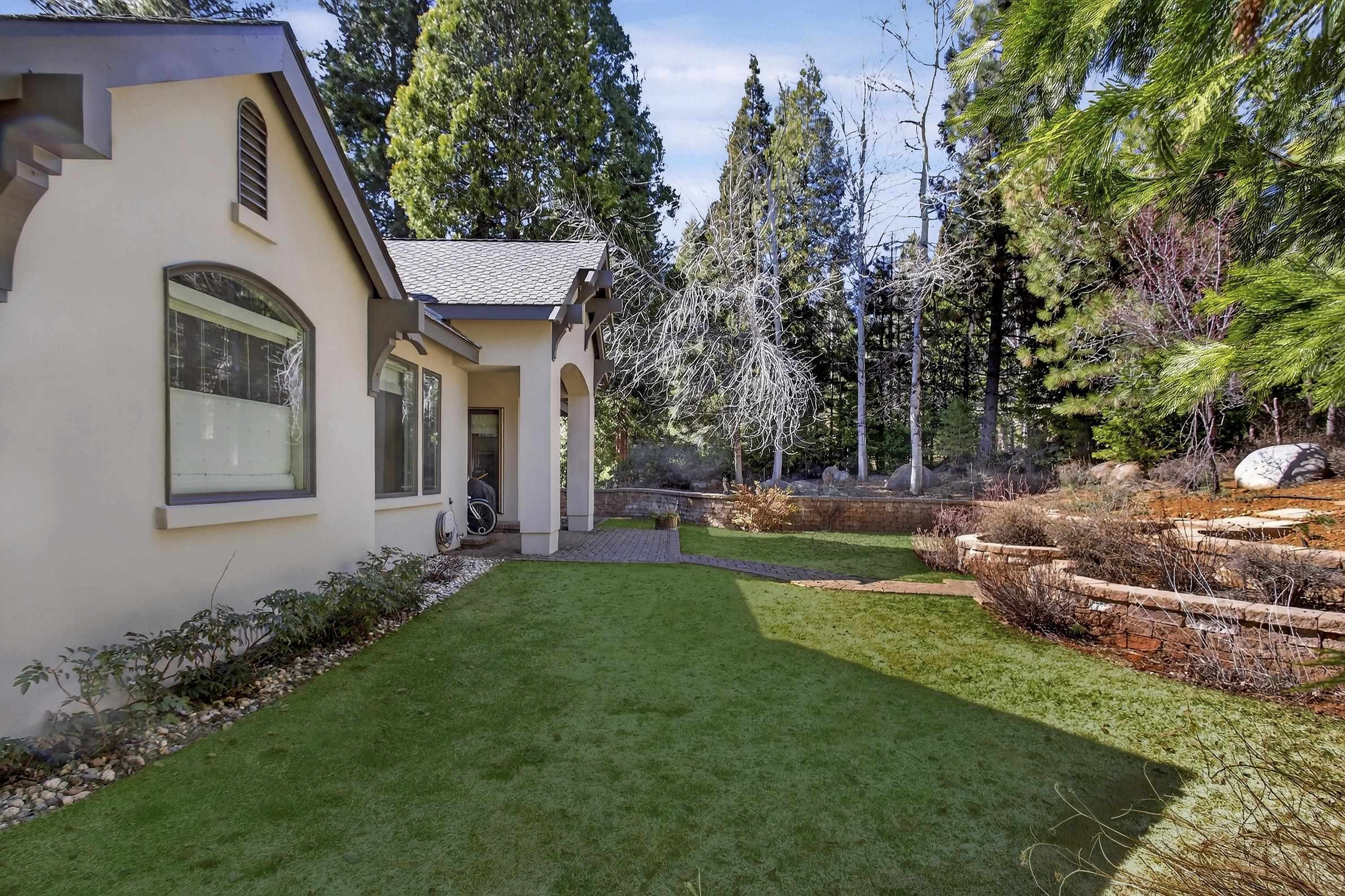48 Foxglenn Drive