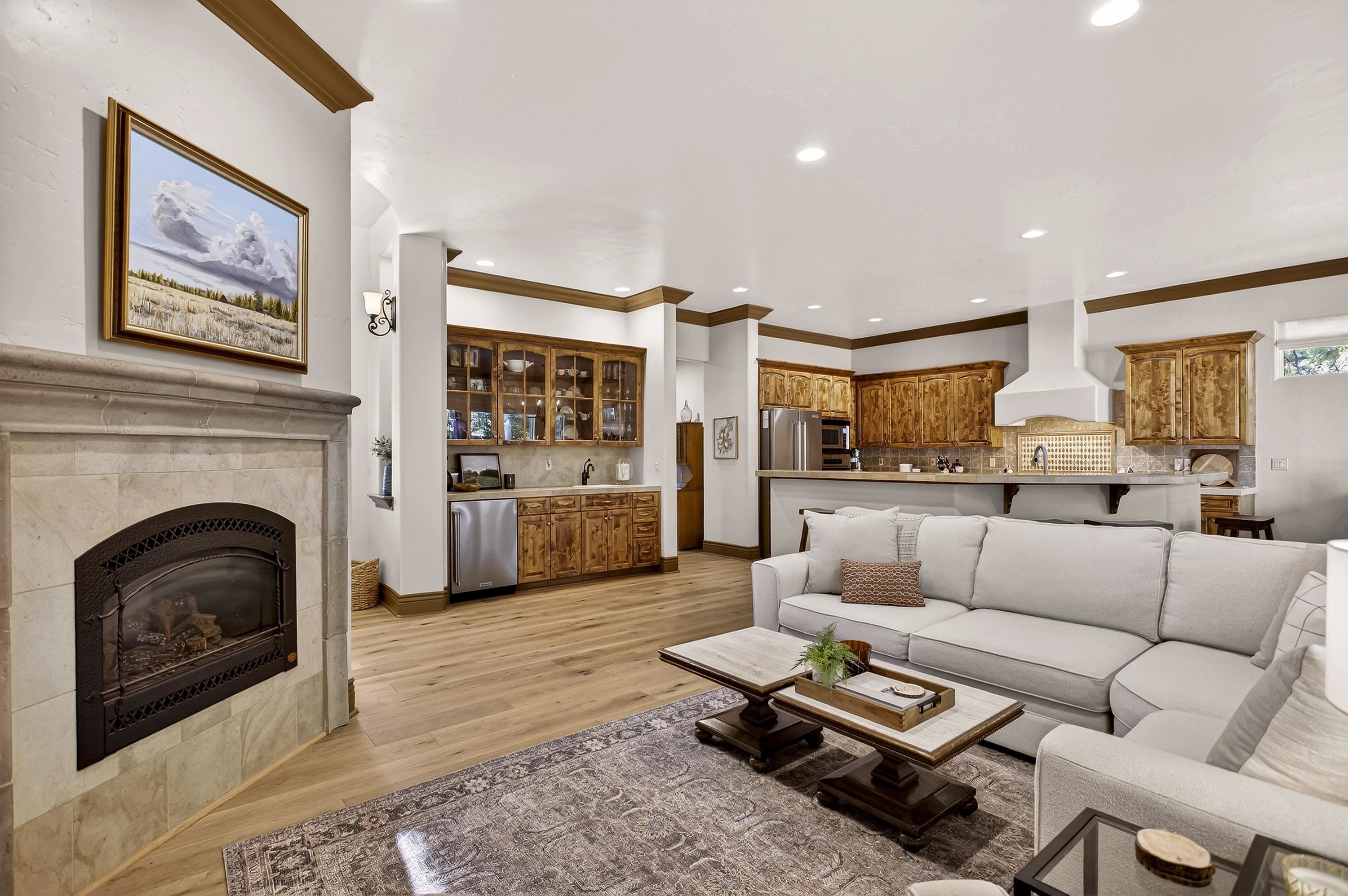 48 Foxglenn Drive