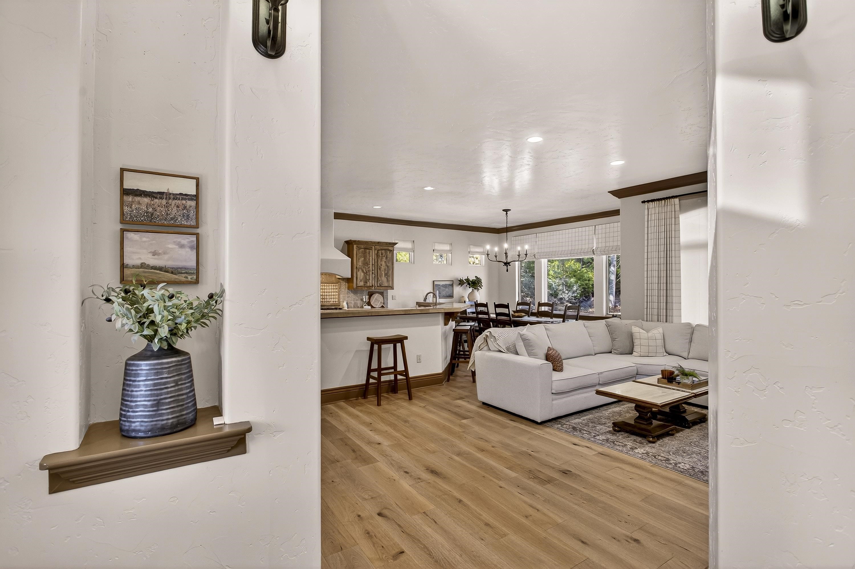 48 Foxglenn Drive
