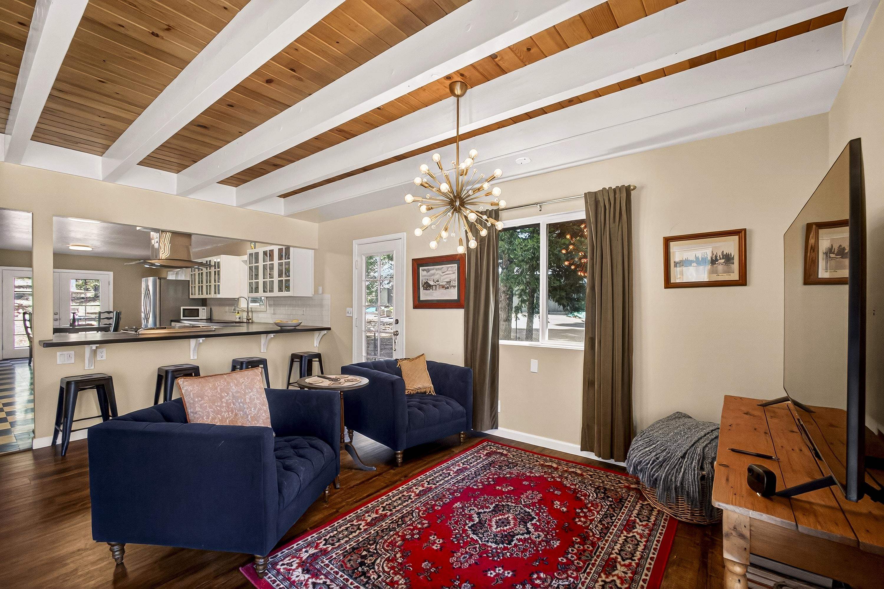 3205 Hill Crest Drive