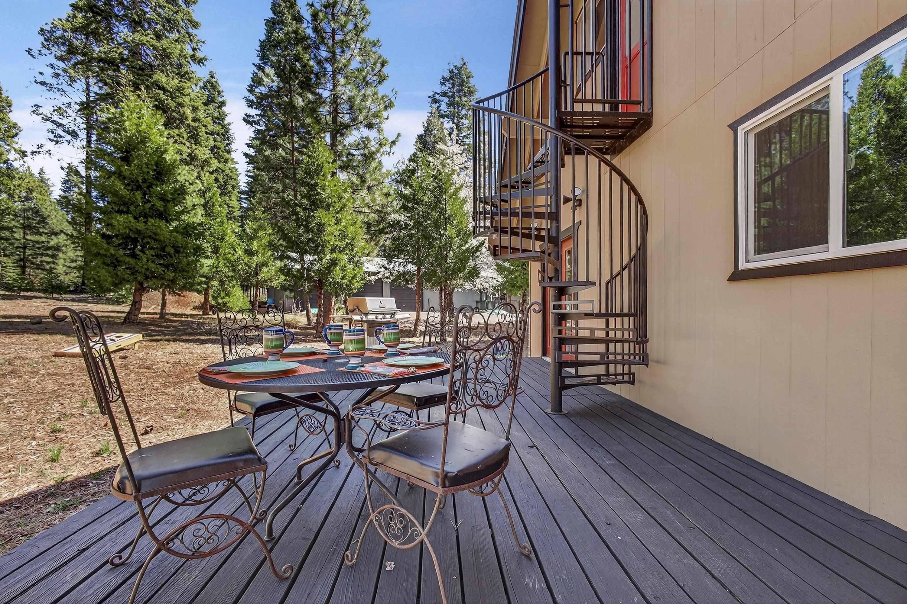 3205 Hill Crest Drive