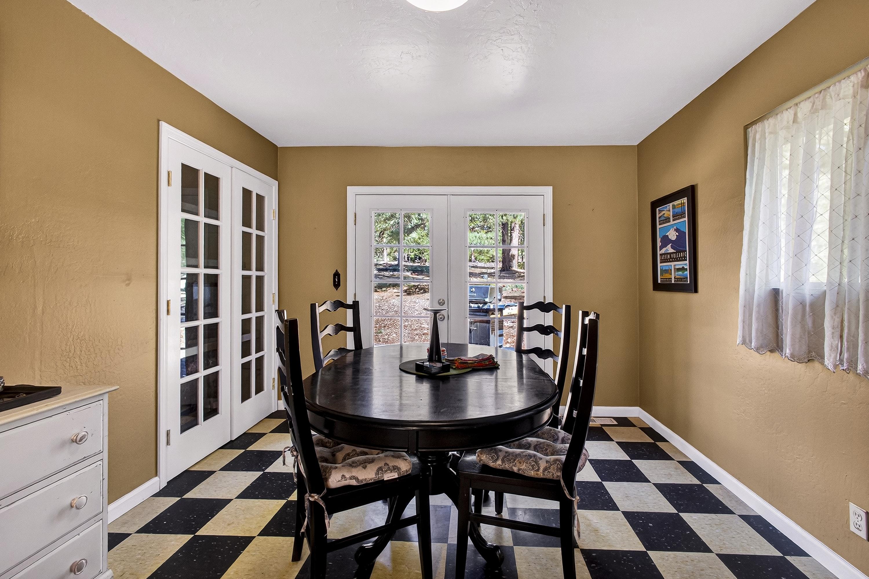 3205 Hill Crest Drive