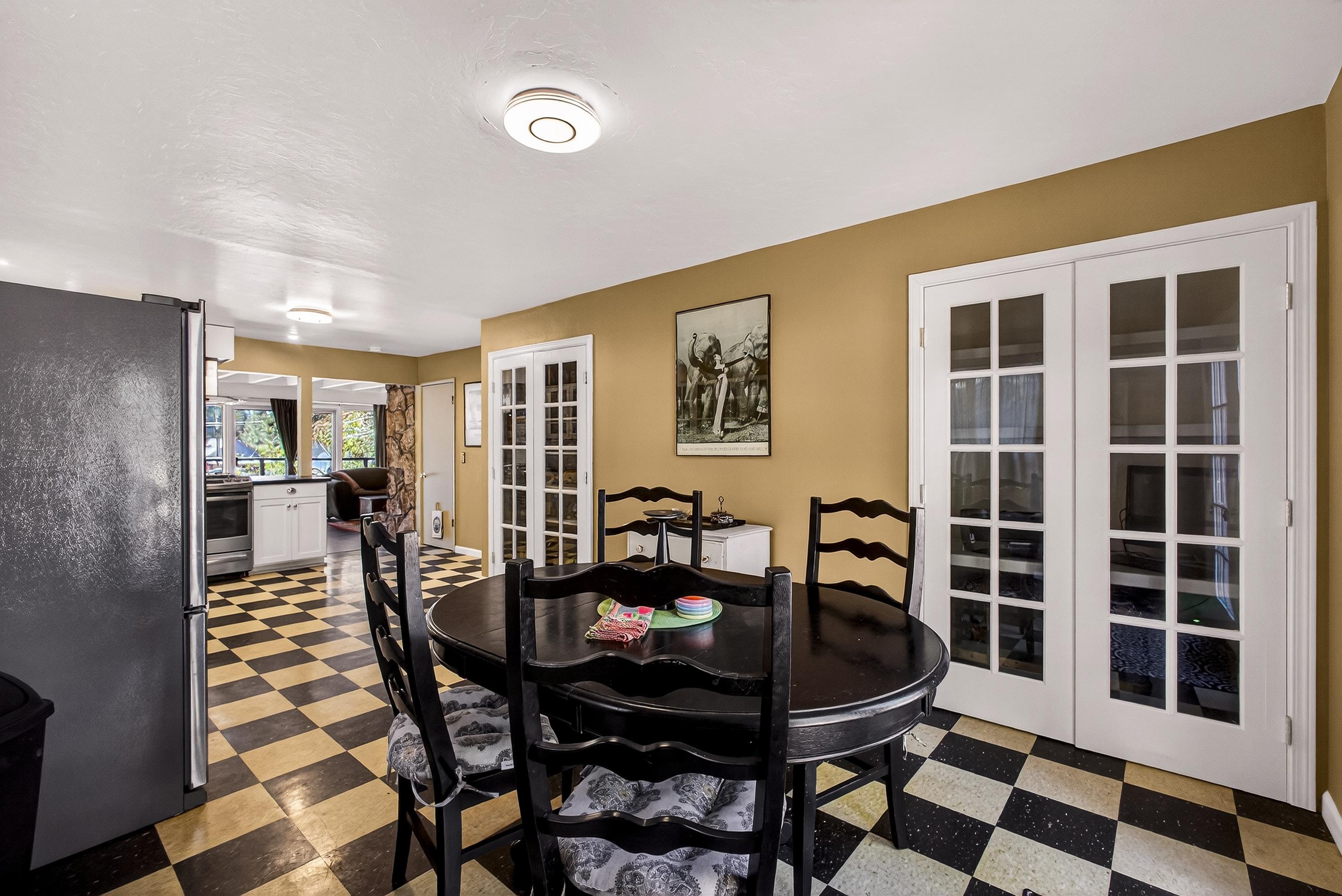 3205 Hill Crest Drive