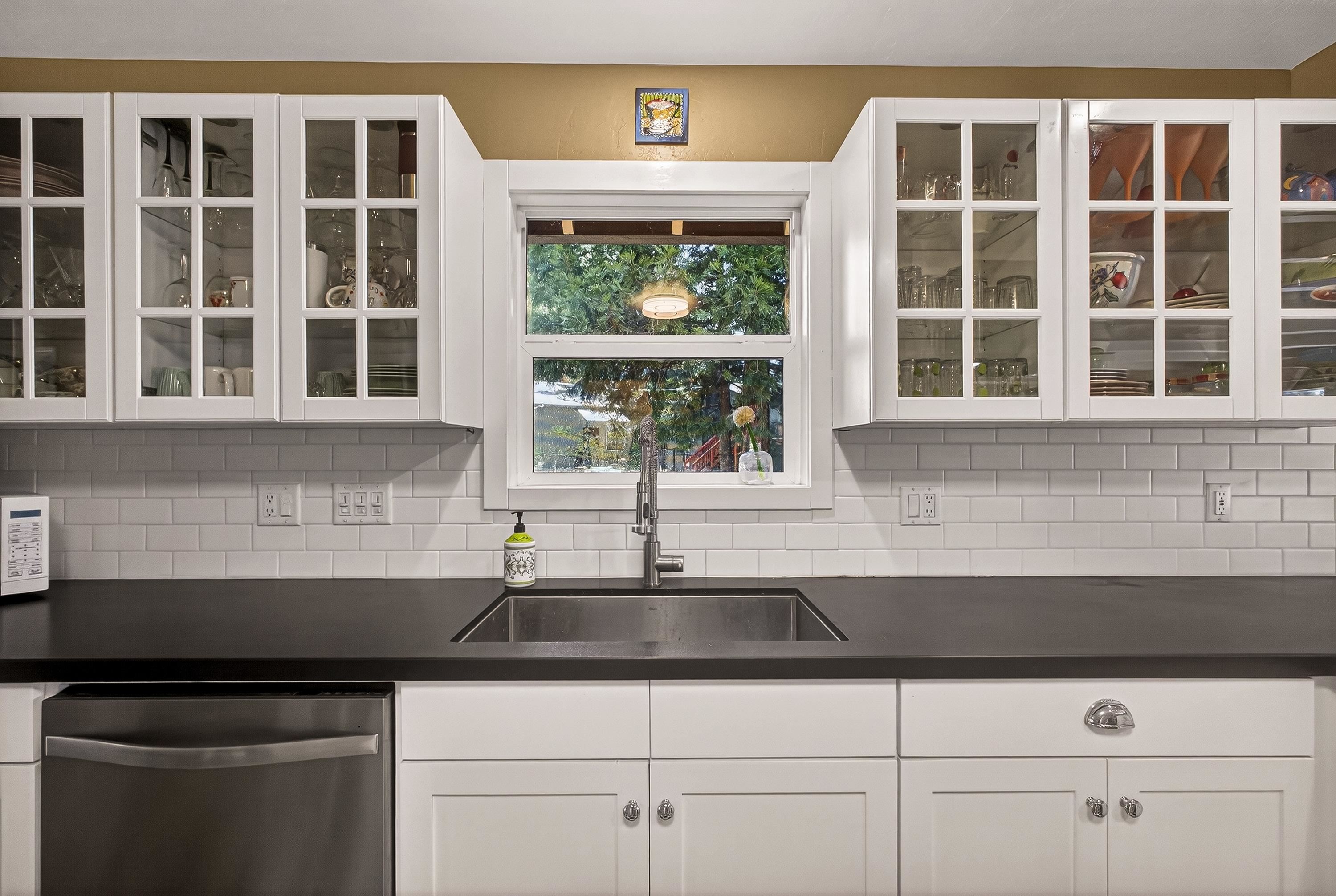 3205 Hill Crest Drive