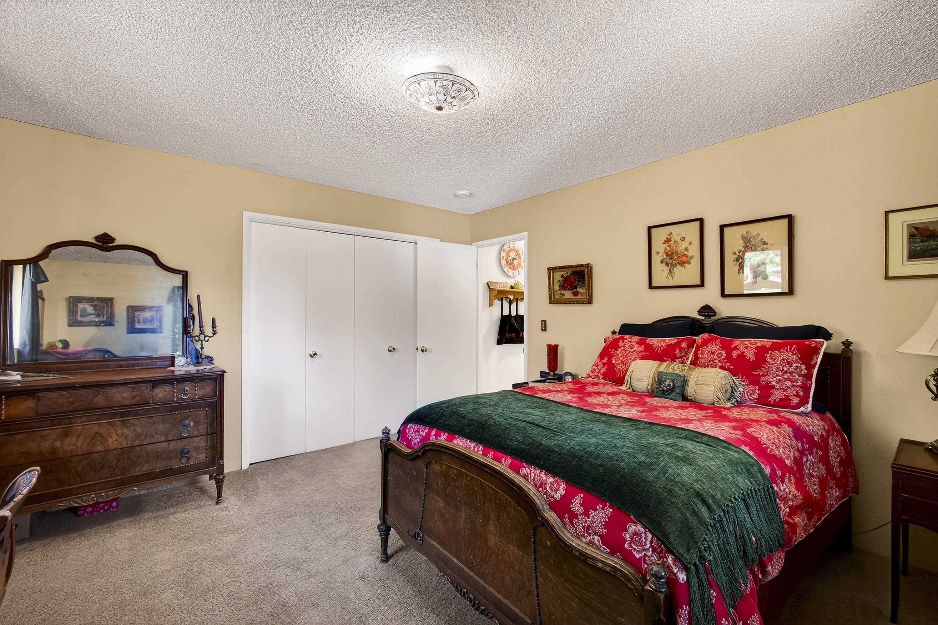 3205 Hill Crest Drive