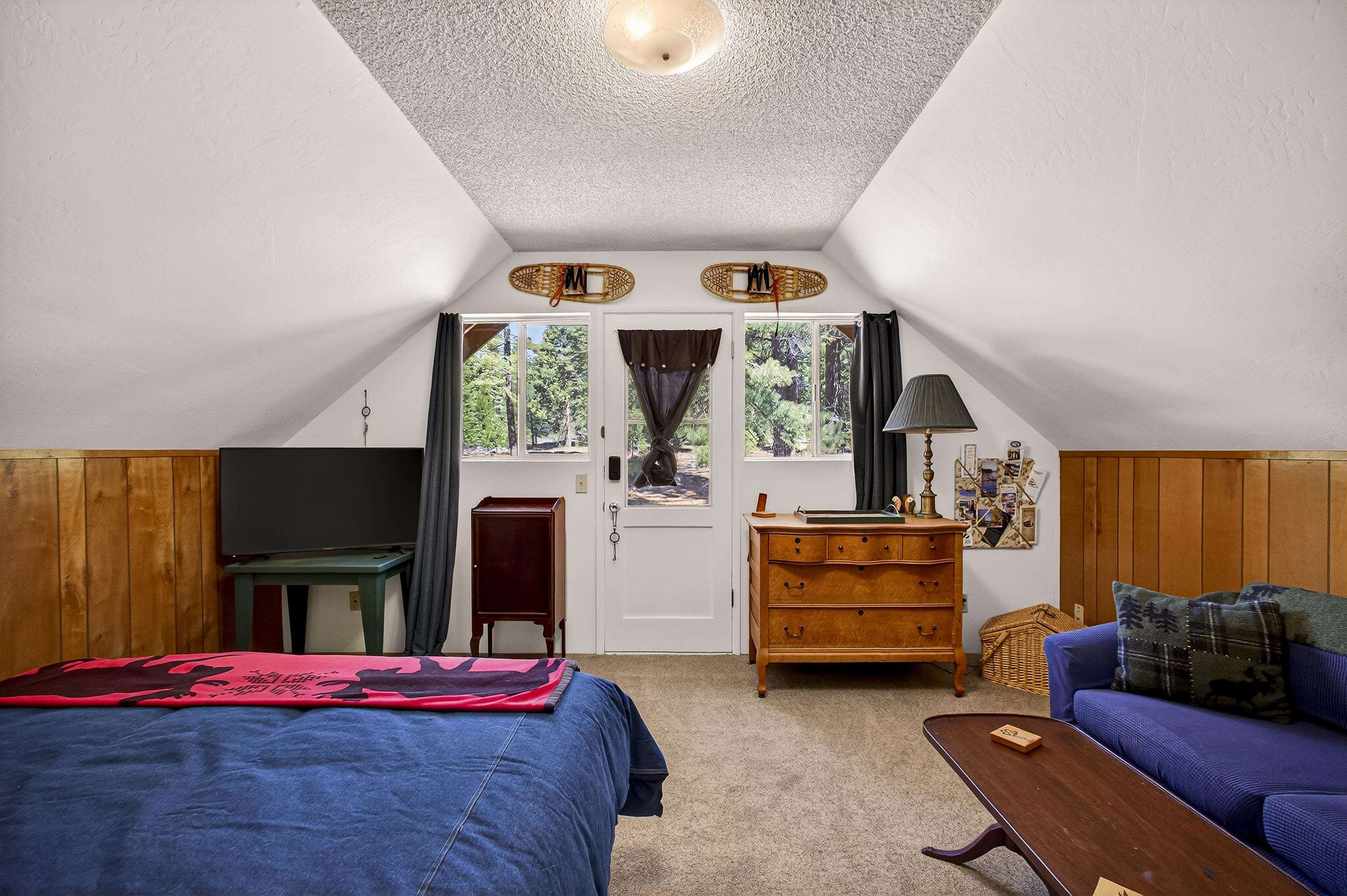 3205 Hill Crest Drive