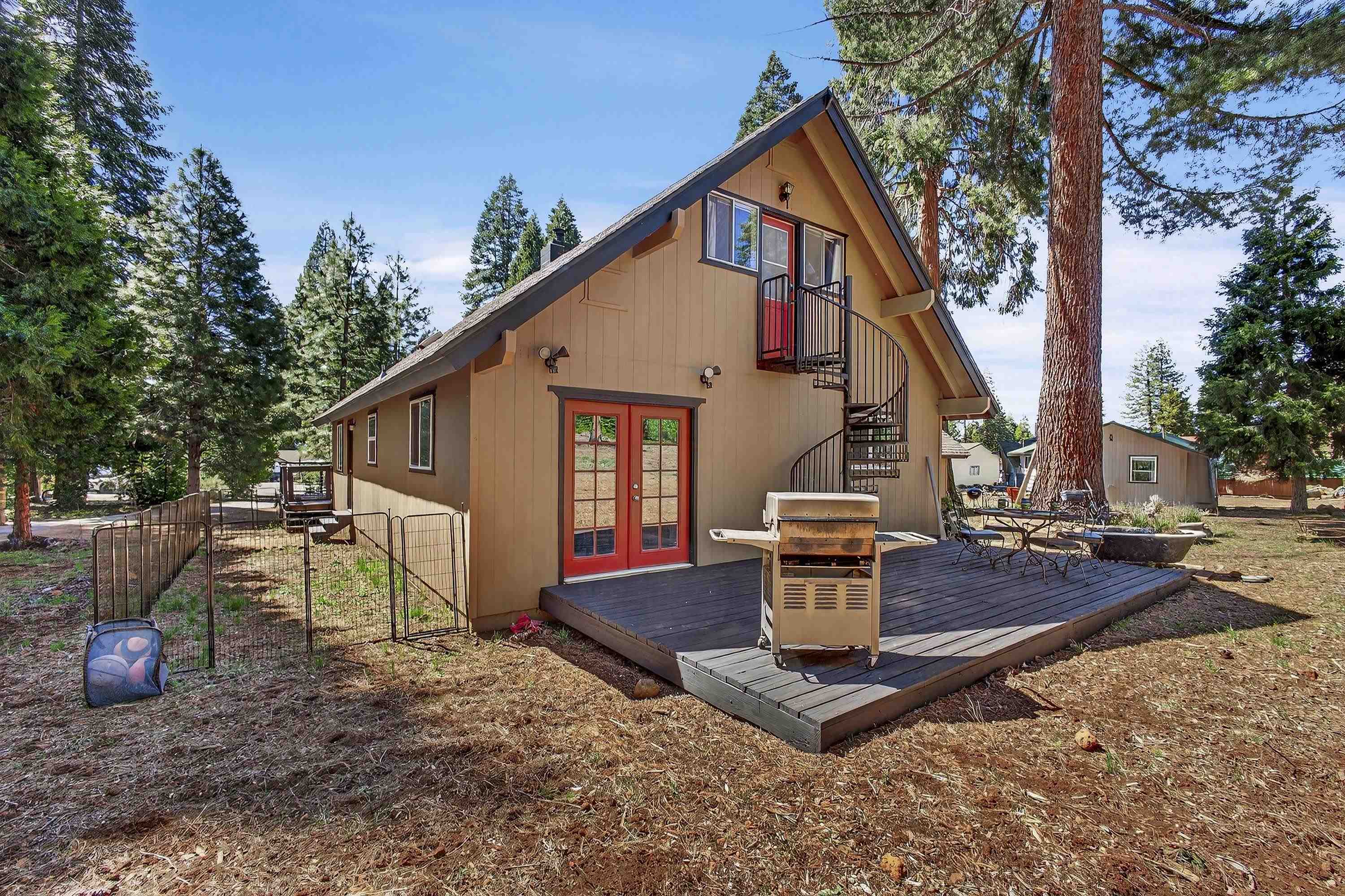 3205 Hill Crest Drive