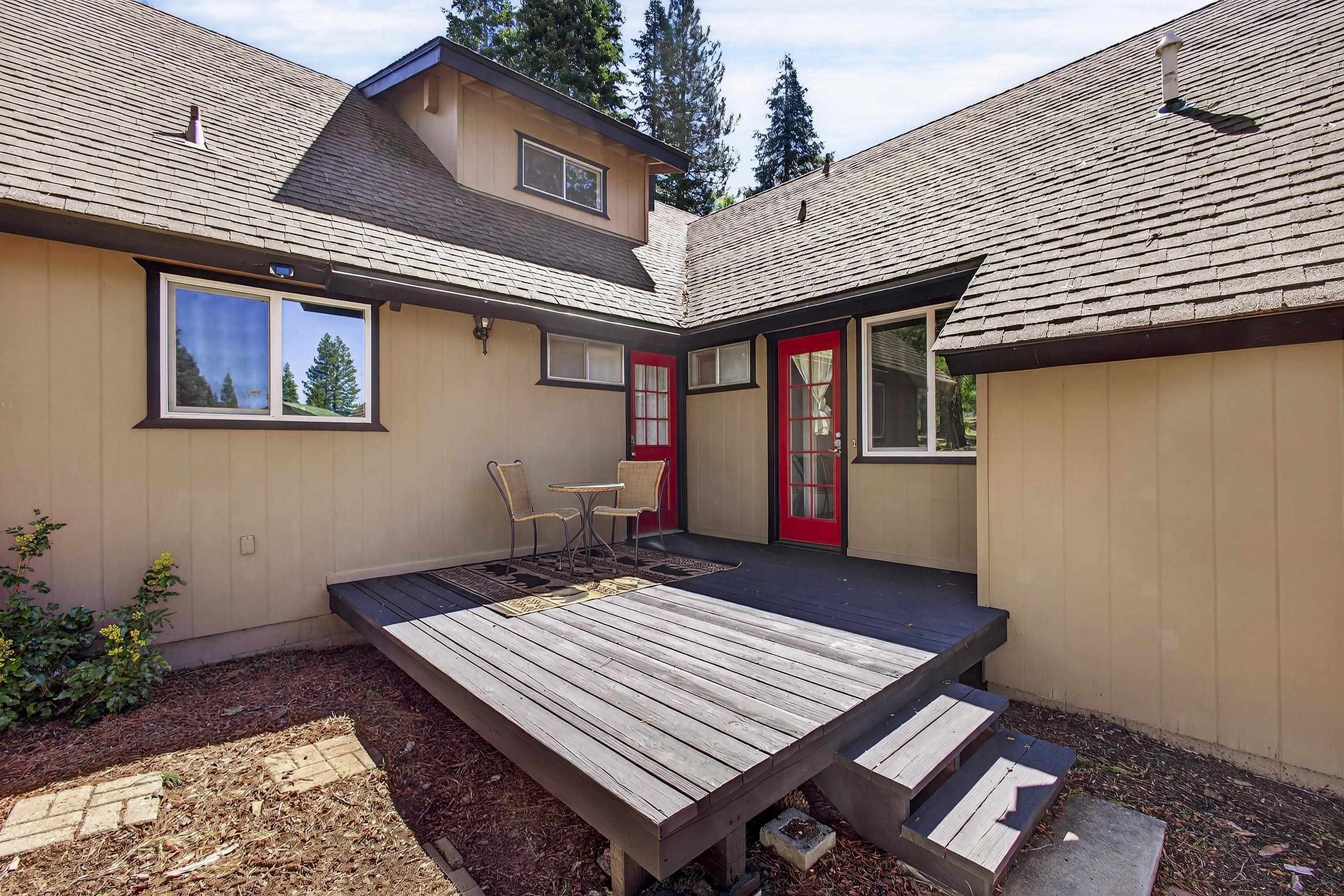 3205 Hill Crest Drive