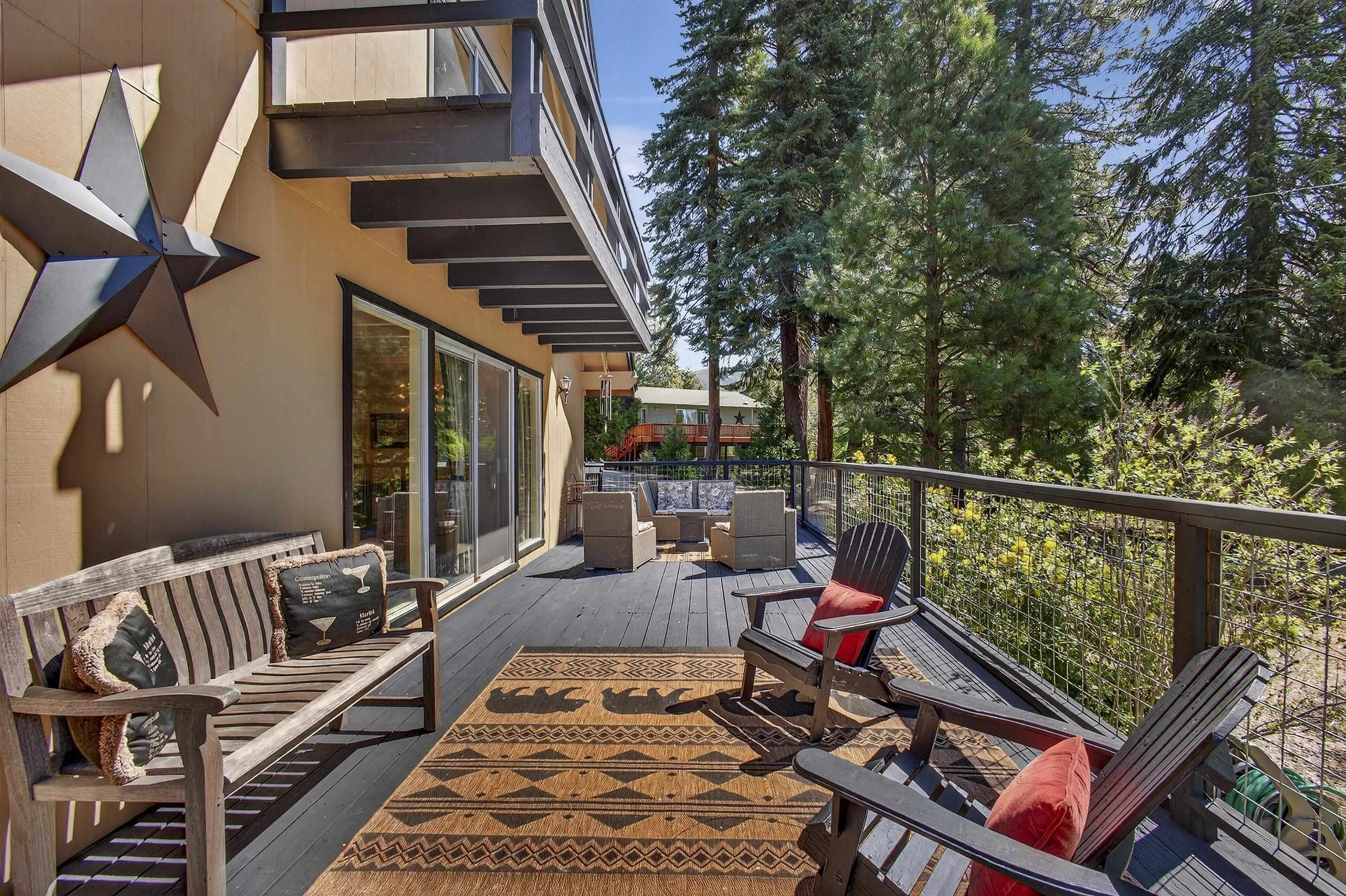 3205 Hill Crest Drive