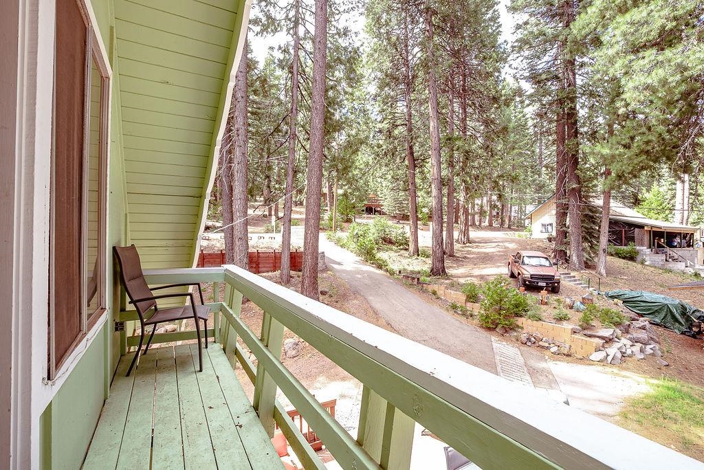 542 Manzanita Way