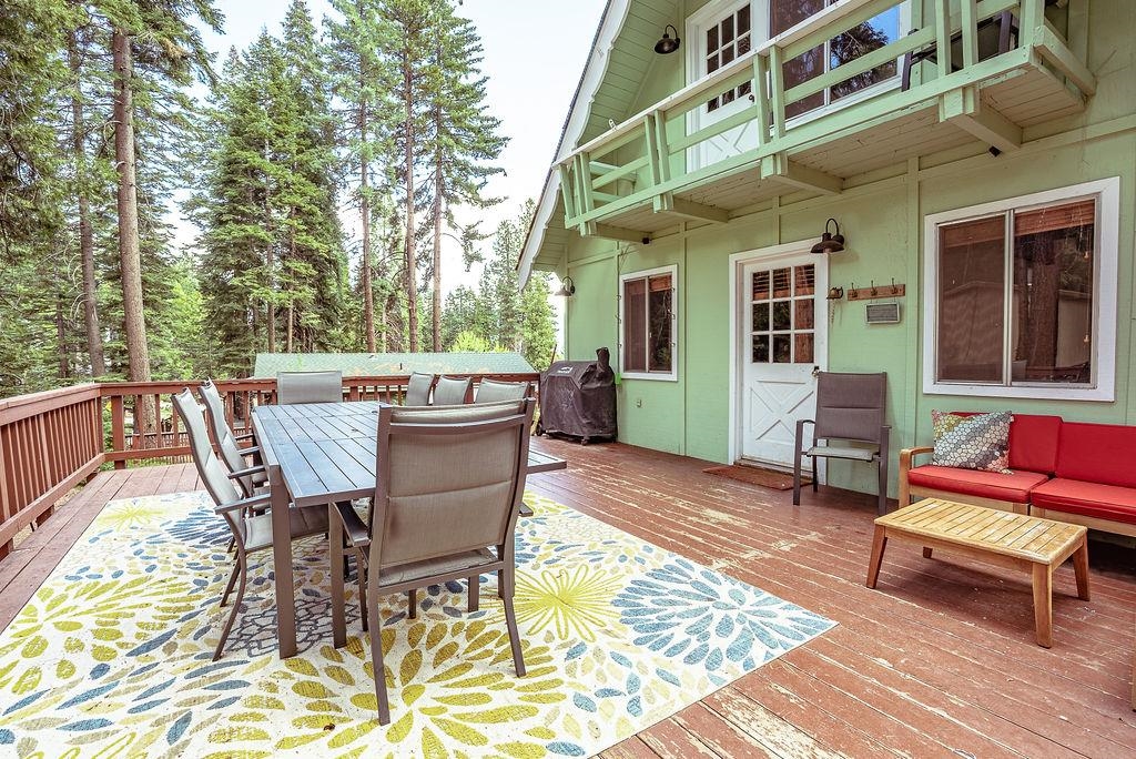 542 Manzanita Way