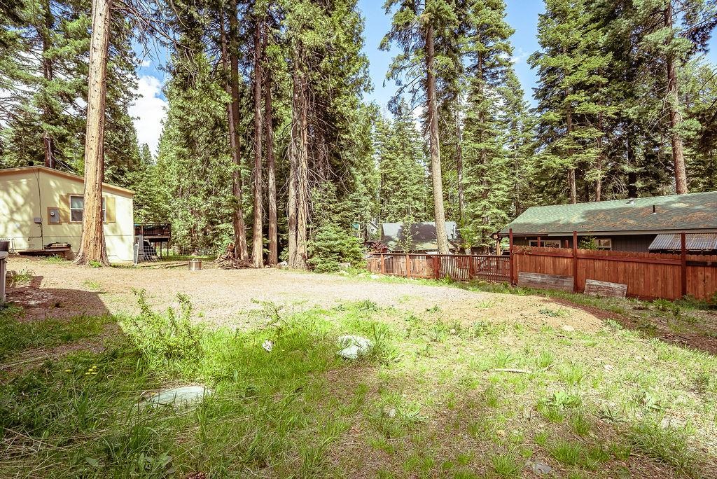 542 Manzanita Way