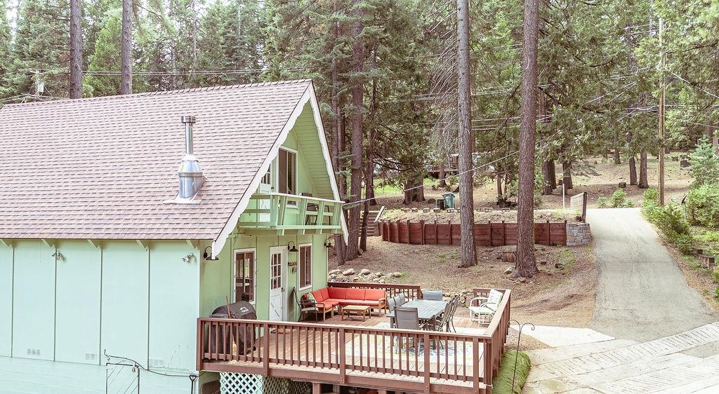 542 Manzanita Way