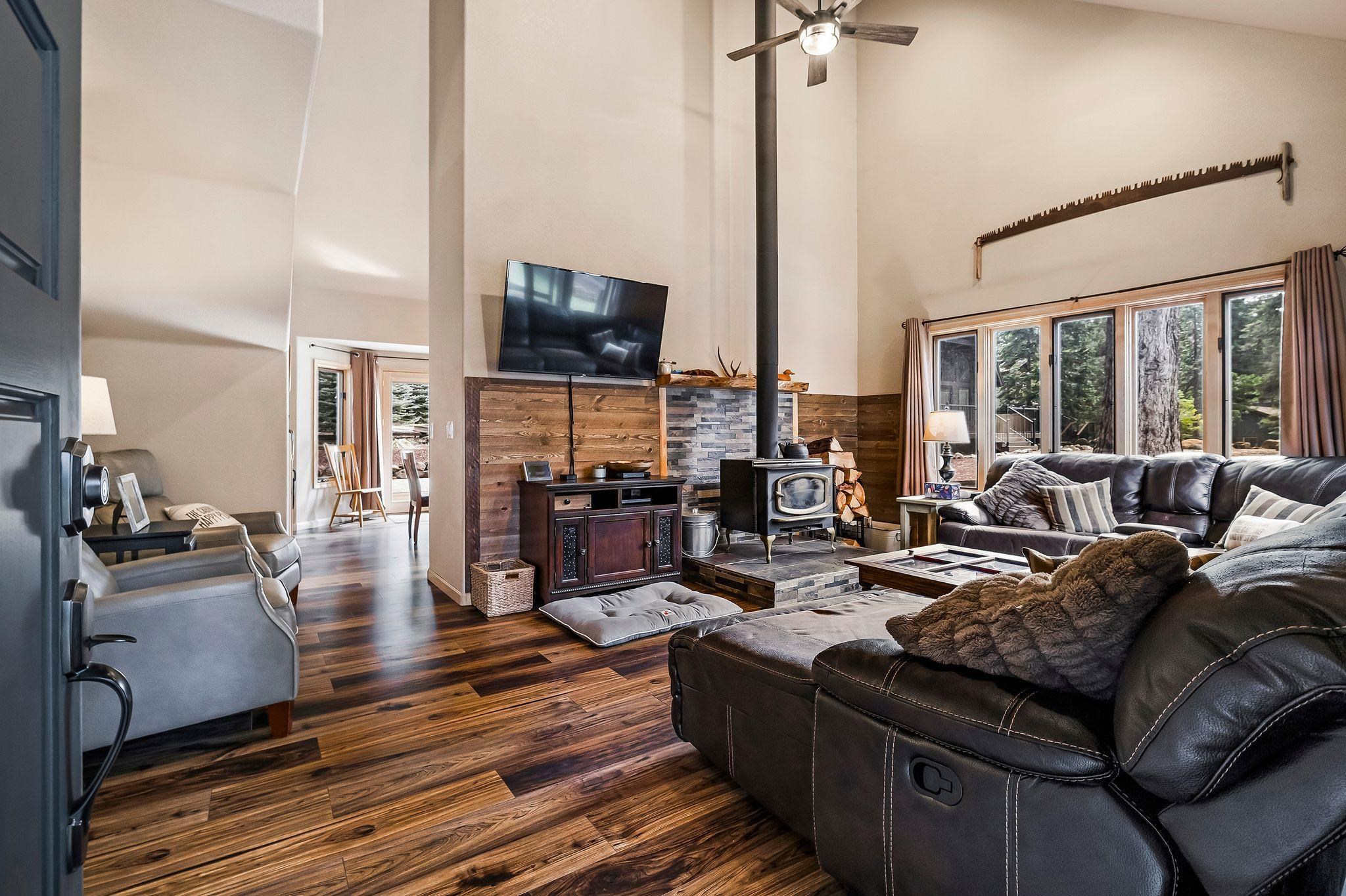 1228 Lassen View Drive