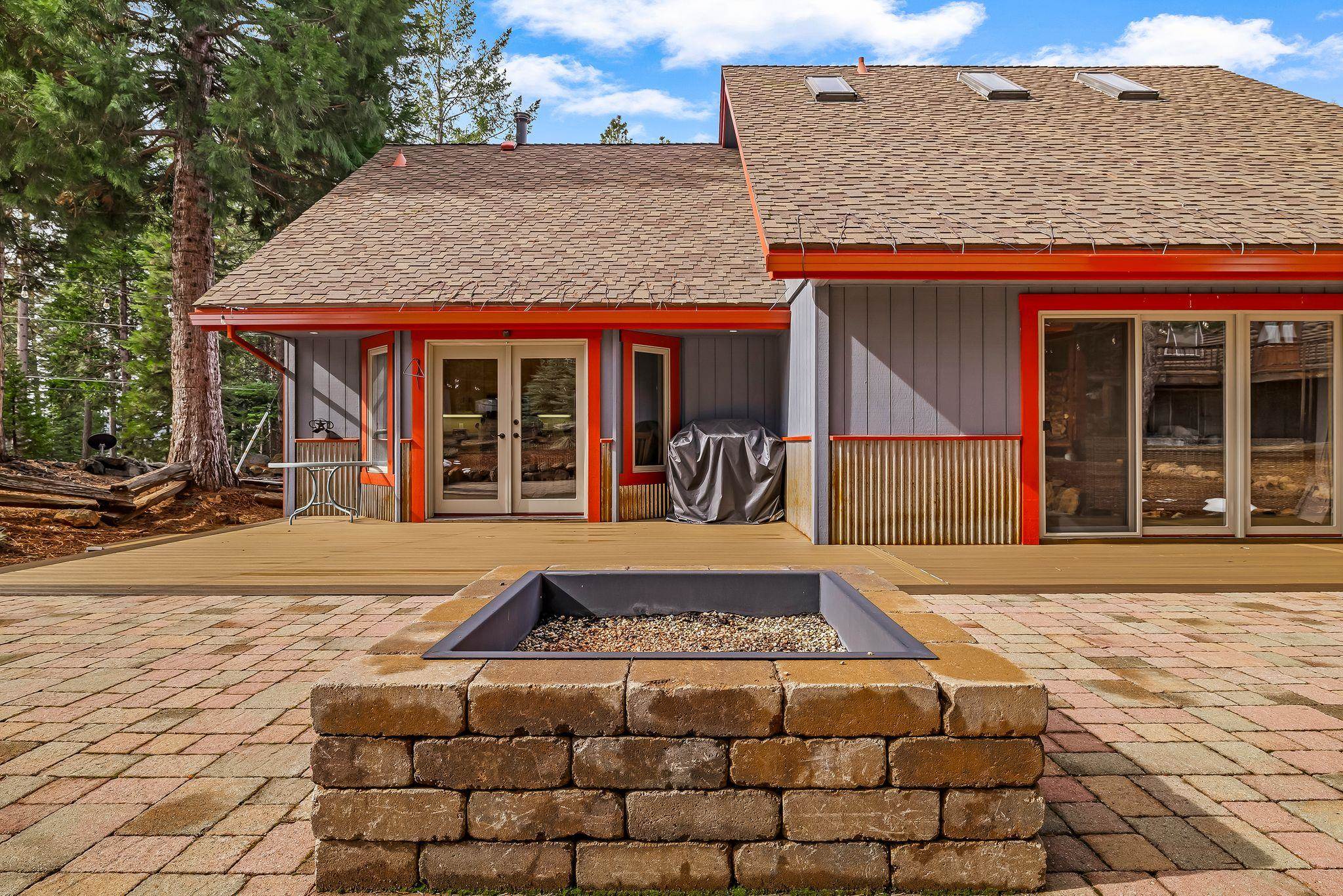 1228 Lassen View Drive