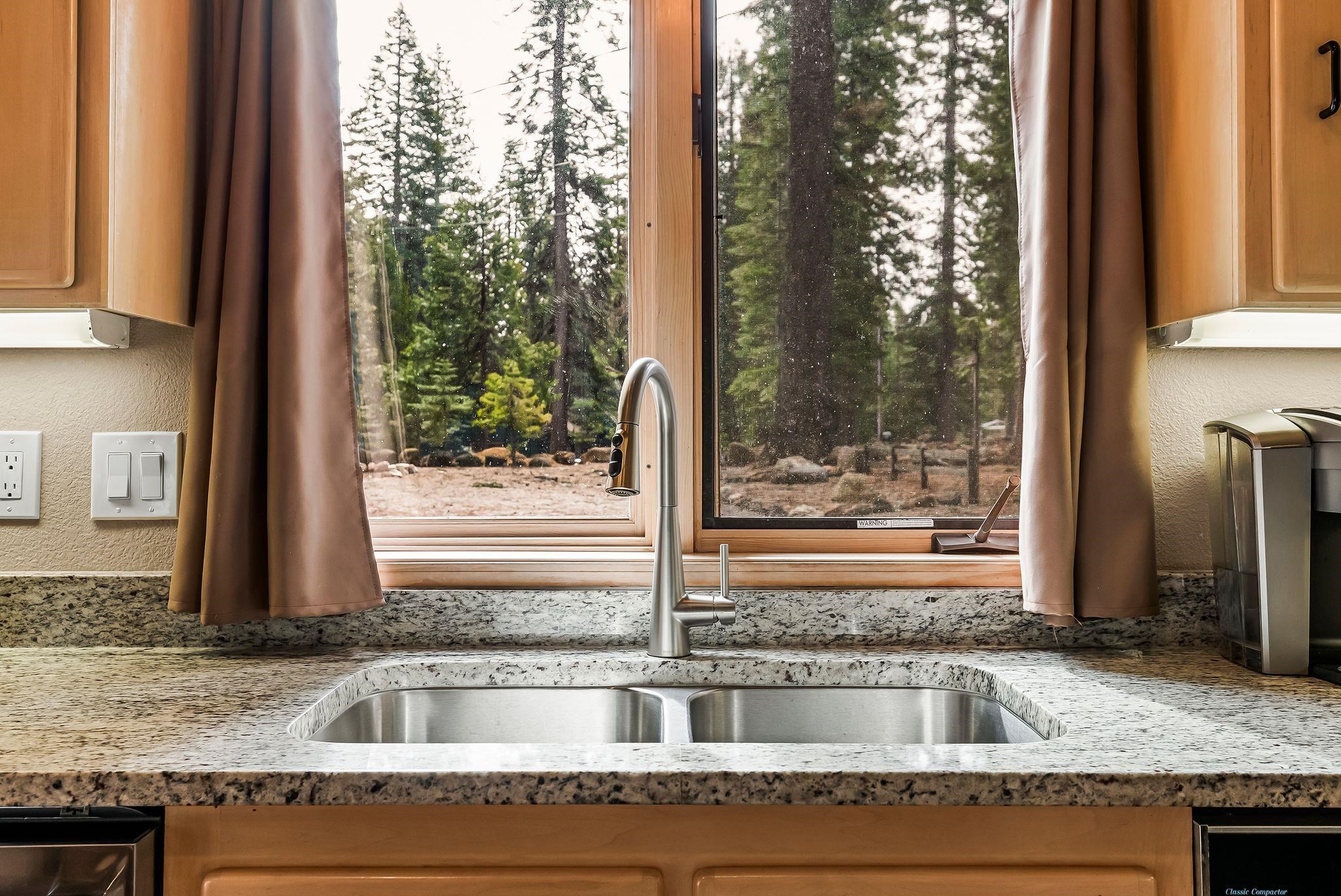 1228 Lassen View Drive