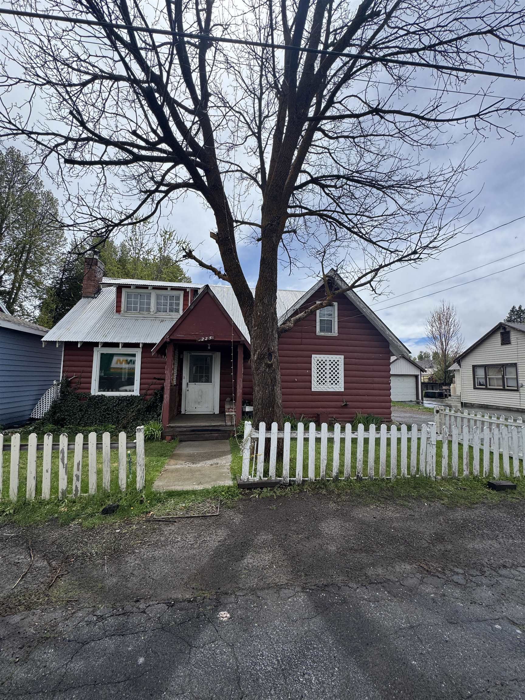 225 Lassen Street