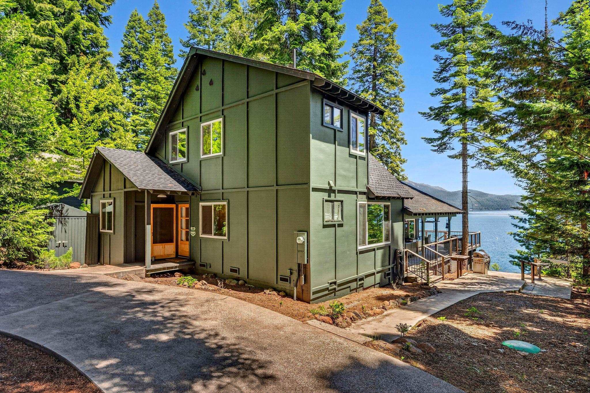 830 Peninsula Drive