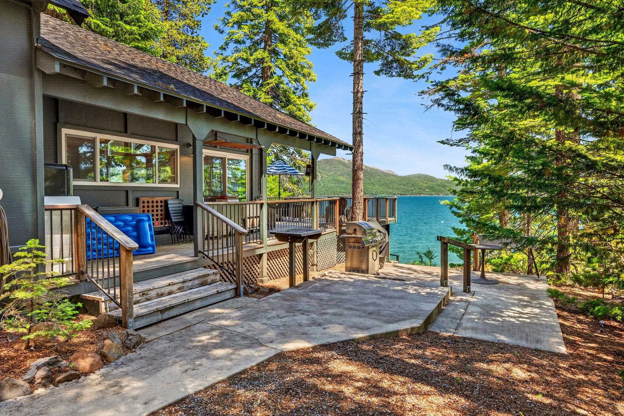 830 Peninsula Drive