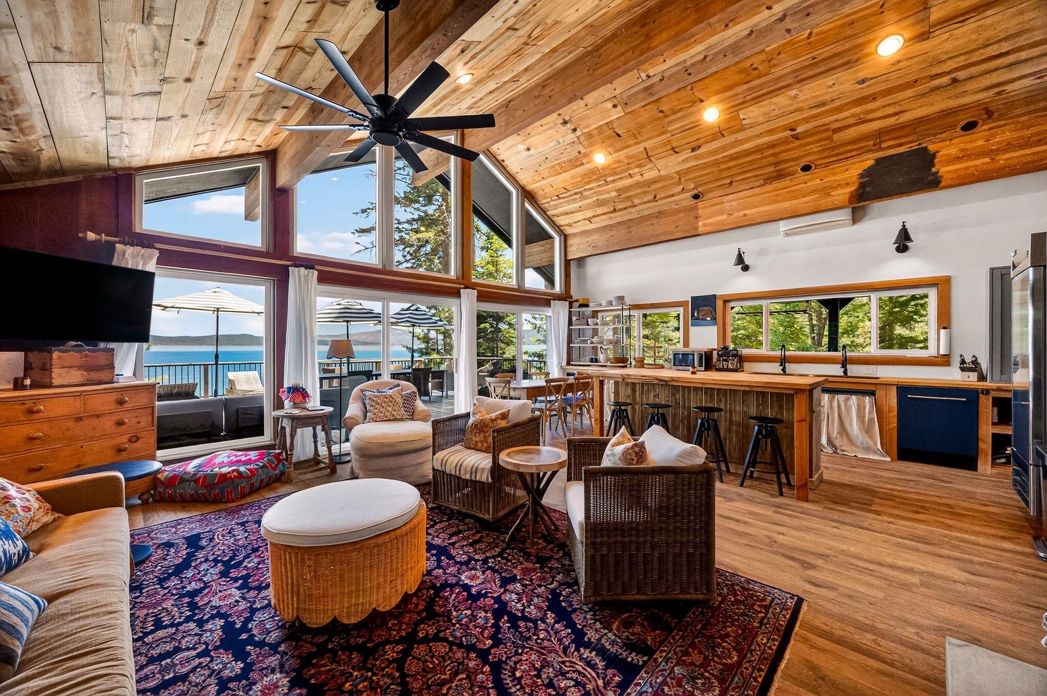 830 Peninsula Drive