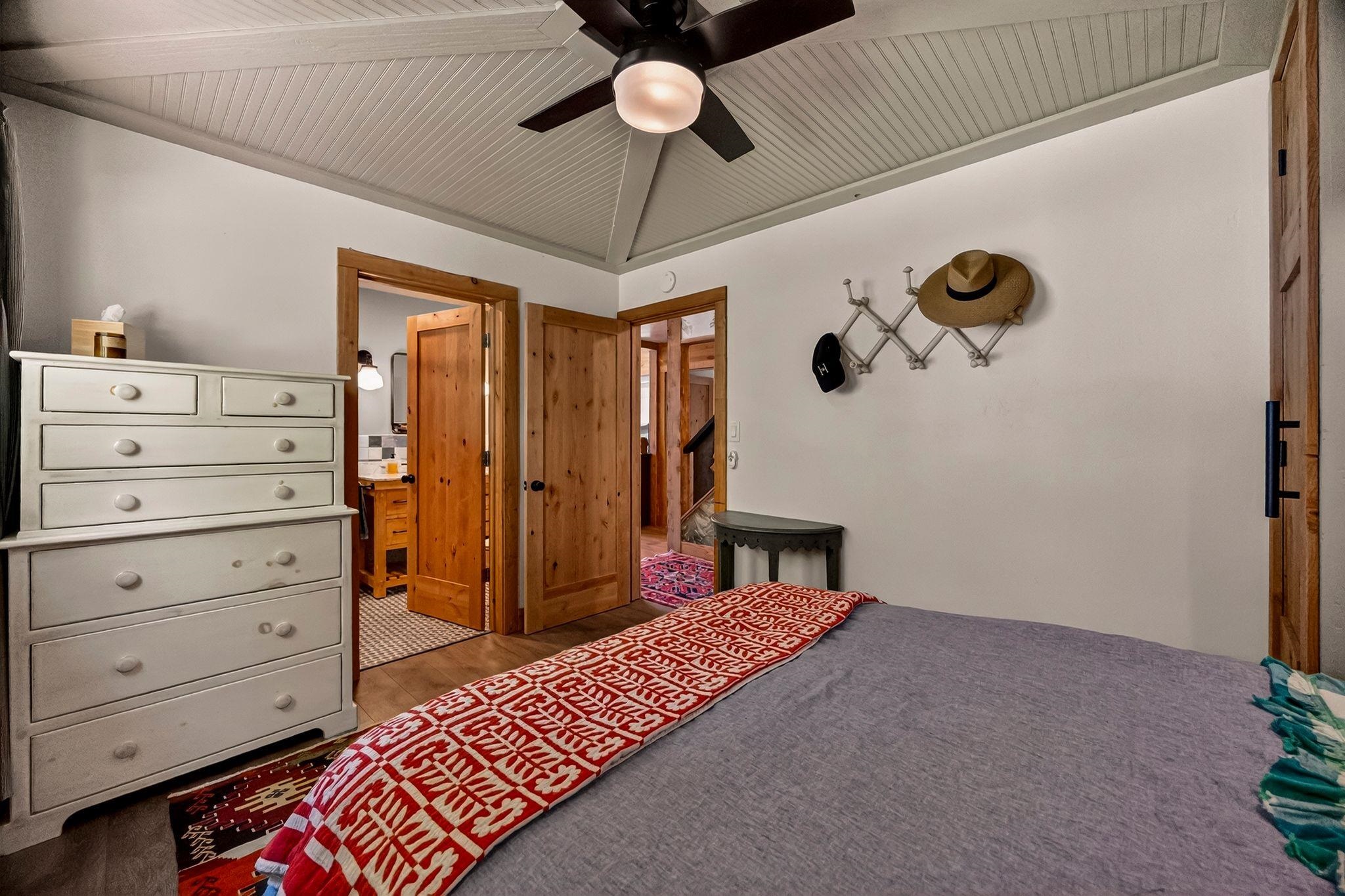 830 Peninsula Drive