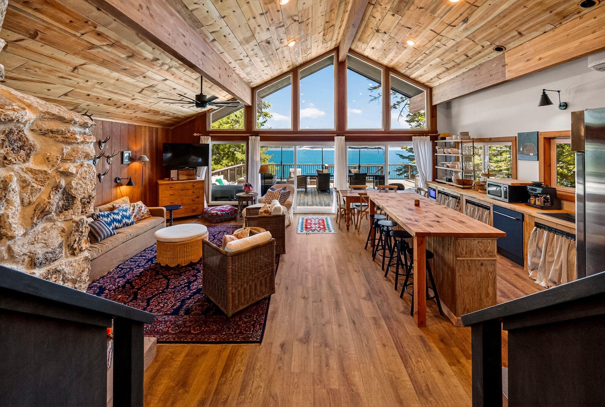 830 Peninsula Drive