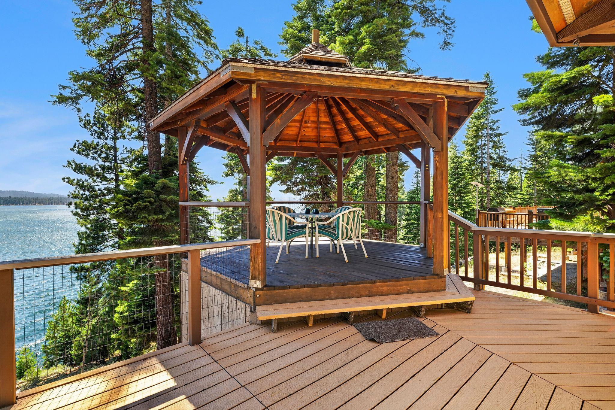 1229 Lassen View Drive