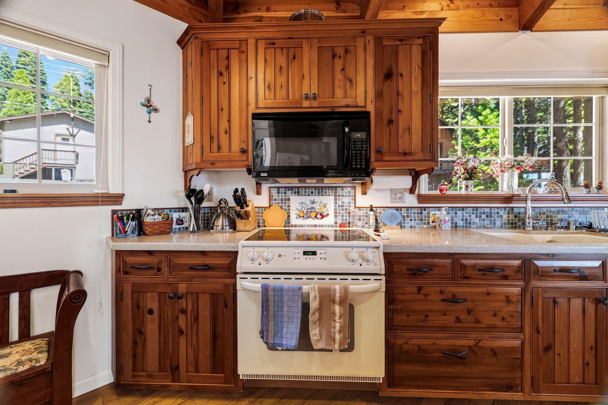 1229 Lassen View Drive