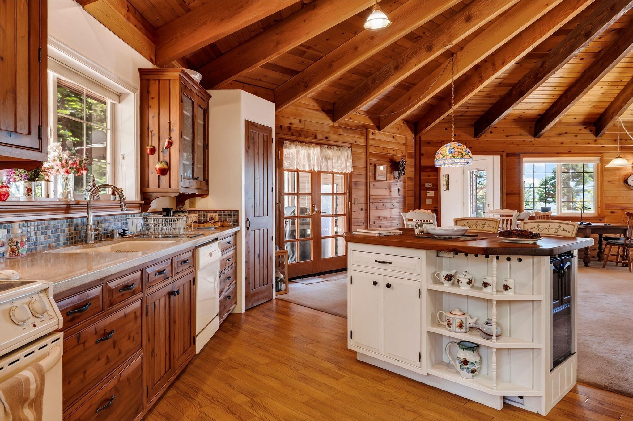 1229 Lassen View Drive
