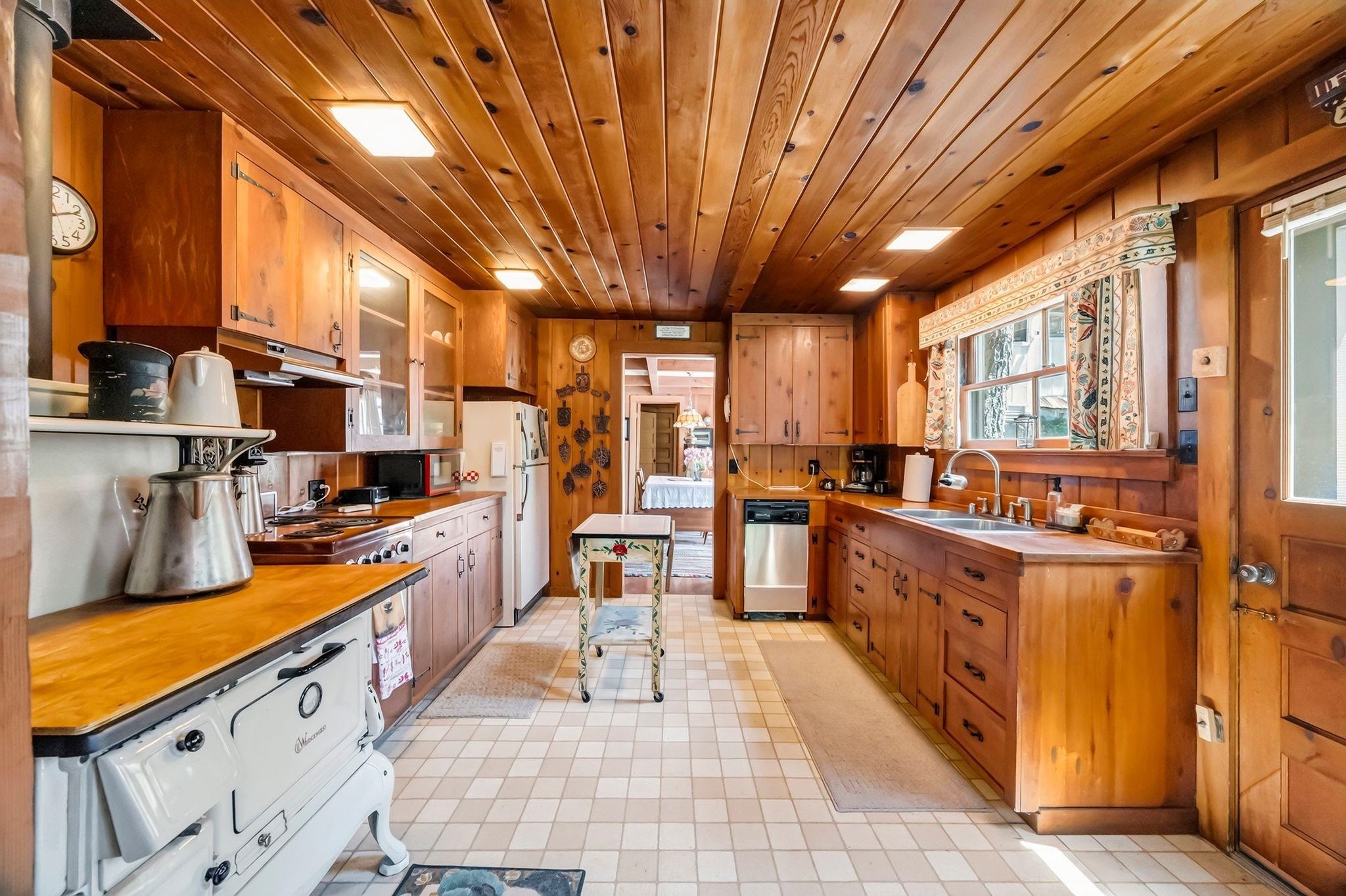 735 Feather River Drive