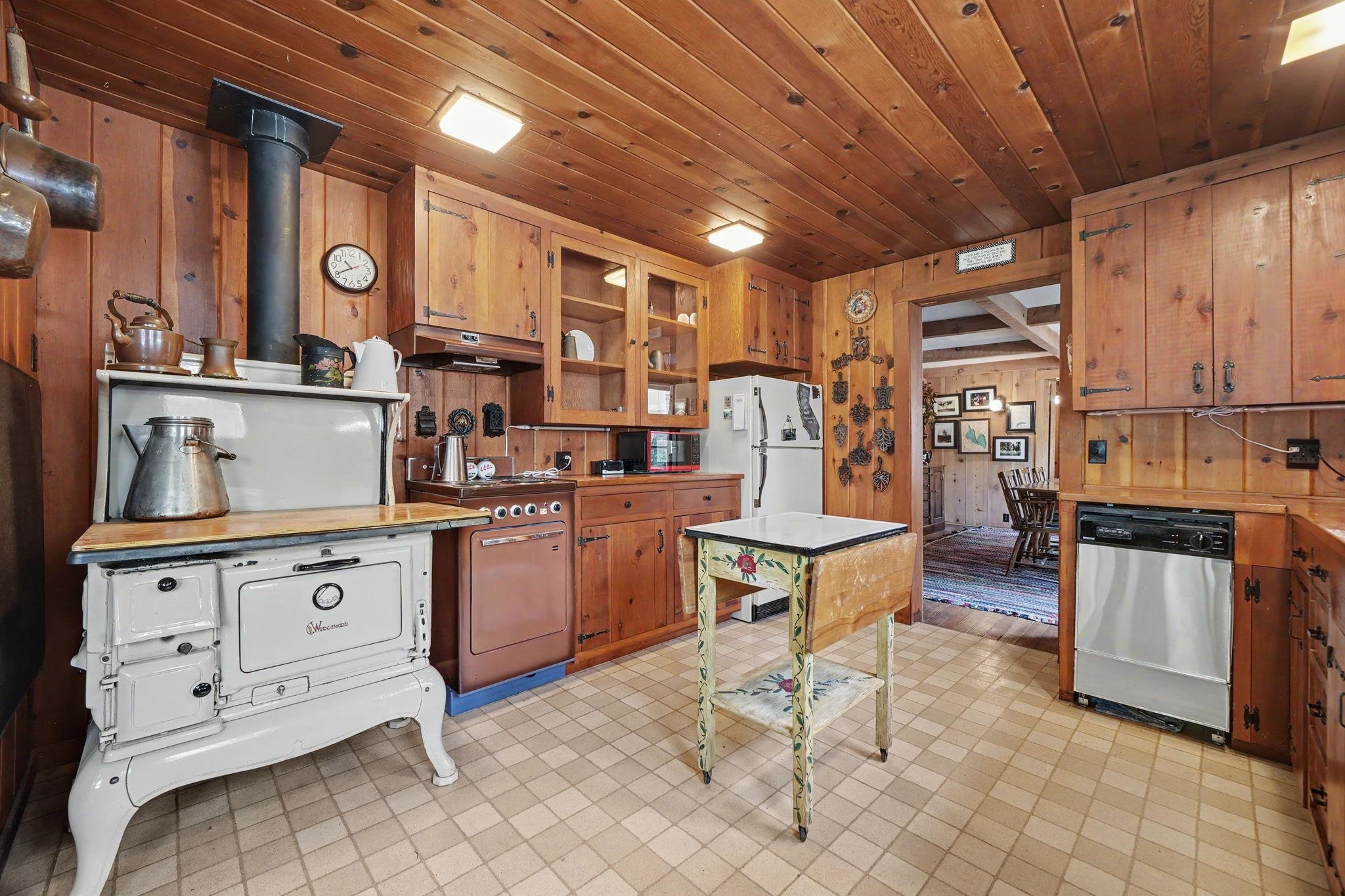 735 Feather River Drive