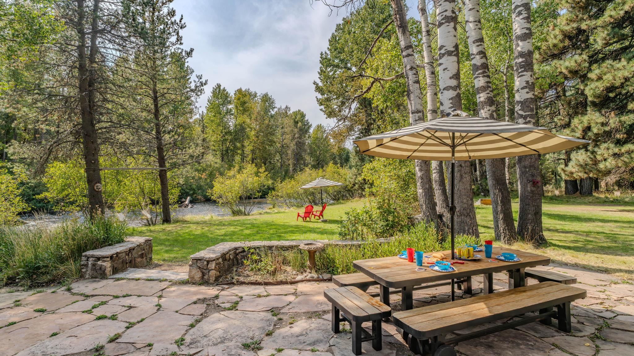 735 Feather River Drive