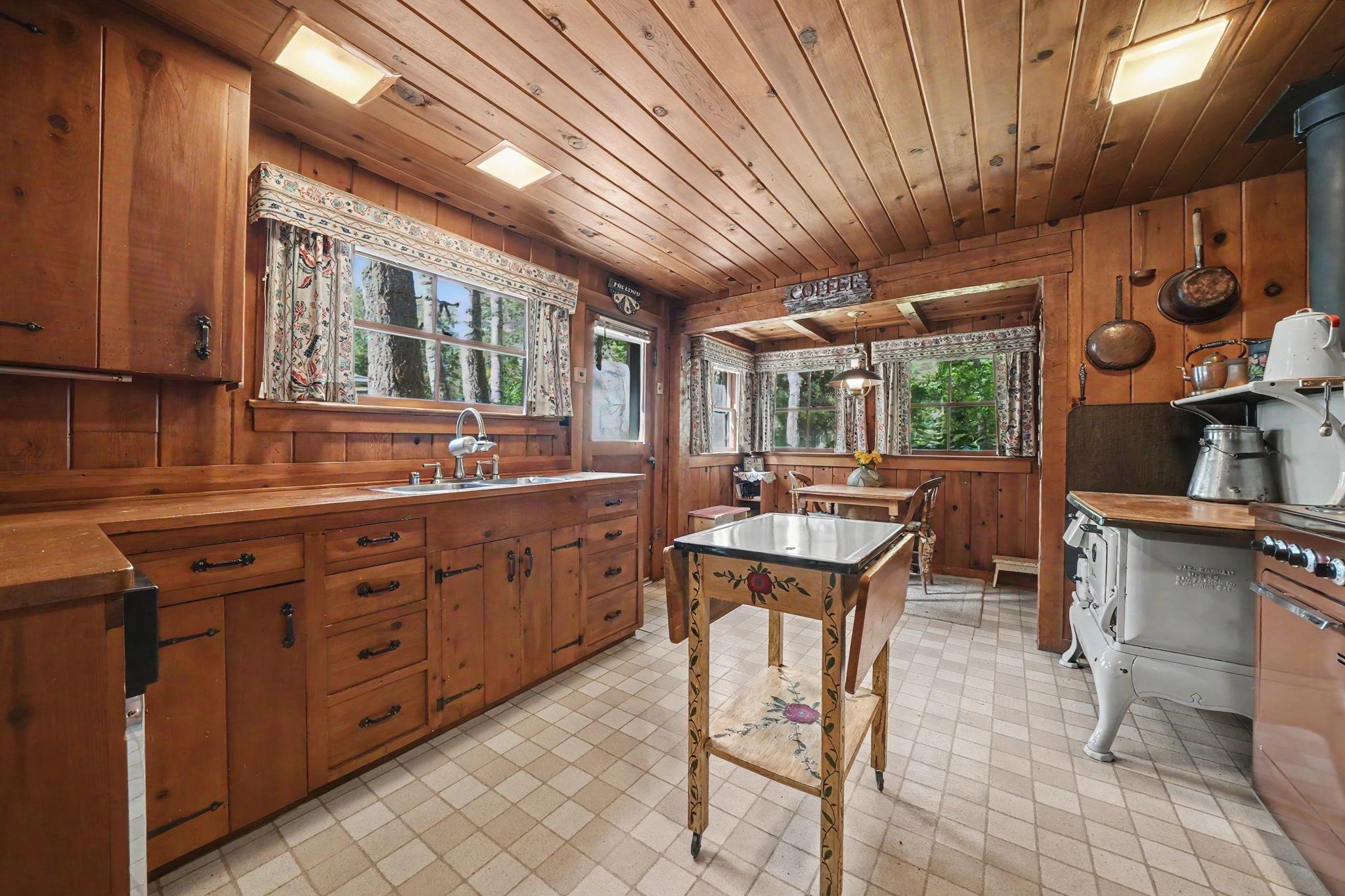 735 Feather River Drive