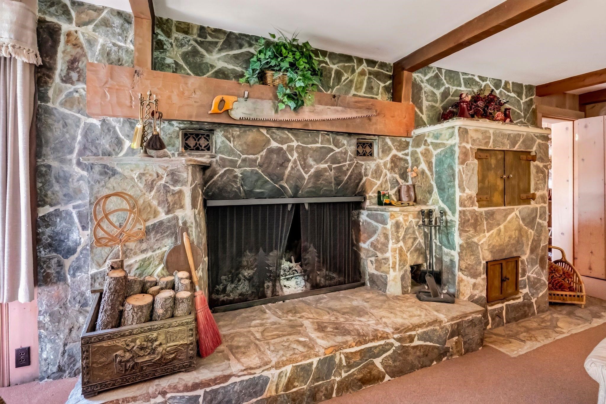 735 Feather River Drive