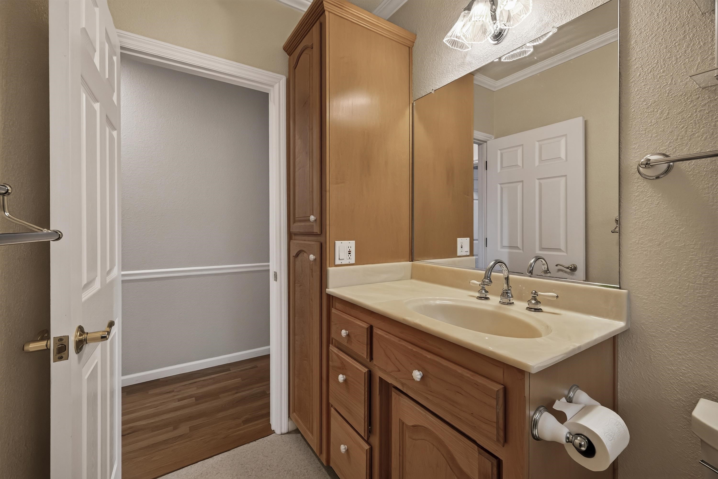 3382 Cedar Lane
