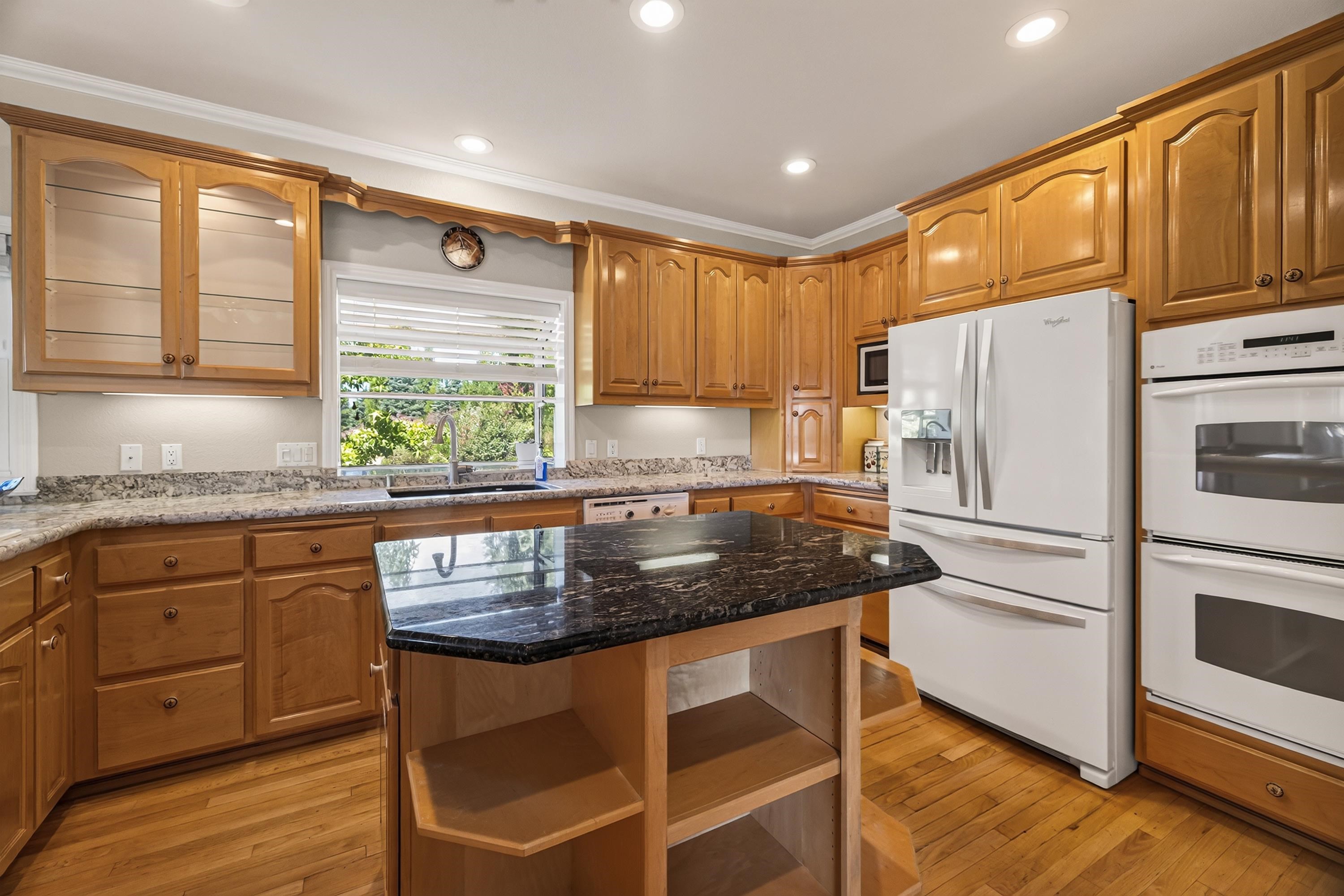 3382 Cedar Lane
