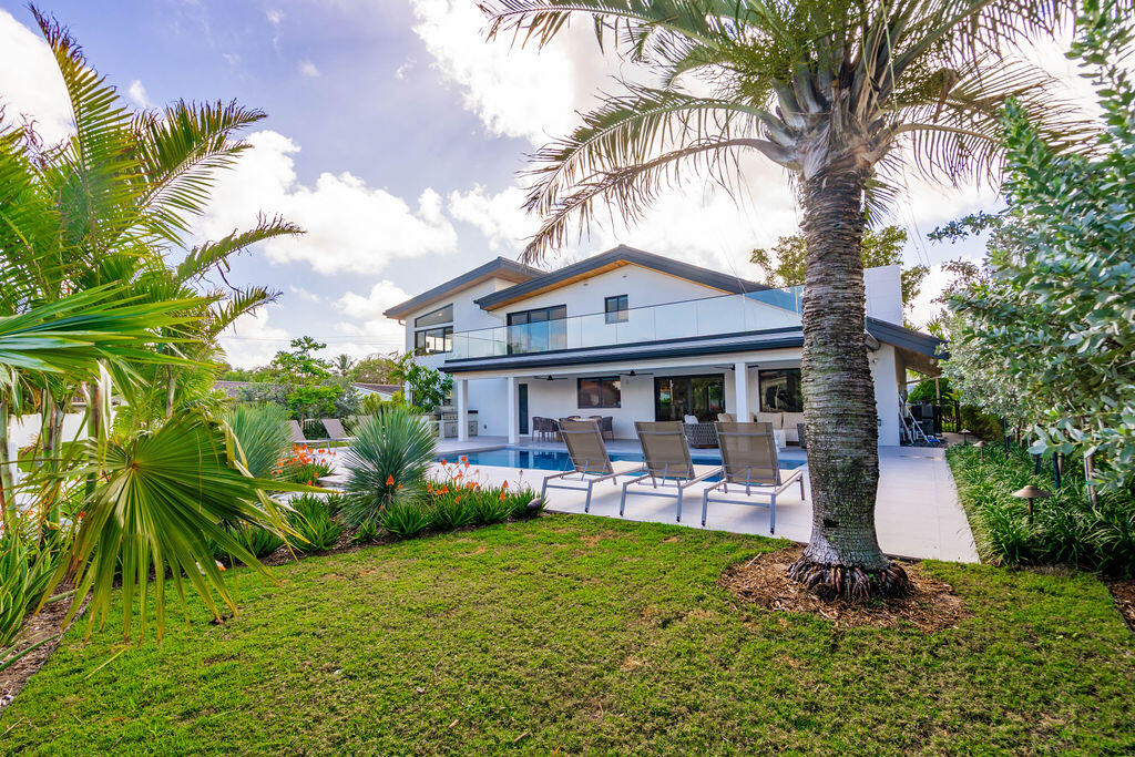 3001 NE 52nd Street