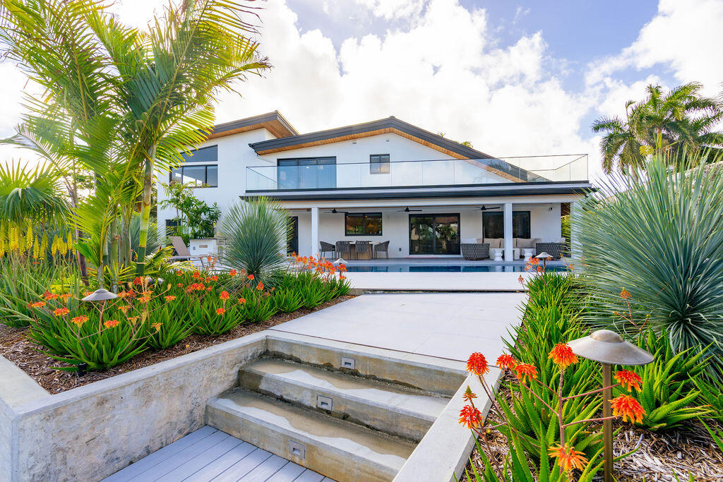3001 NE 52nd Street