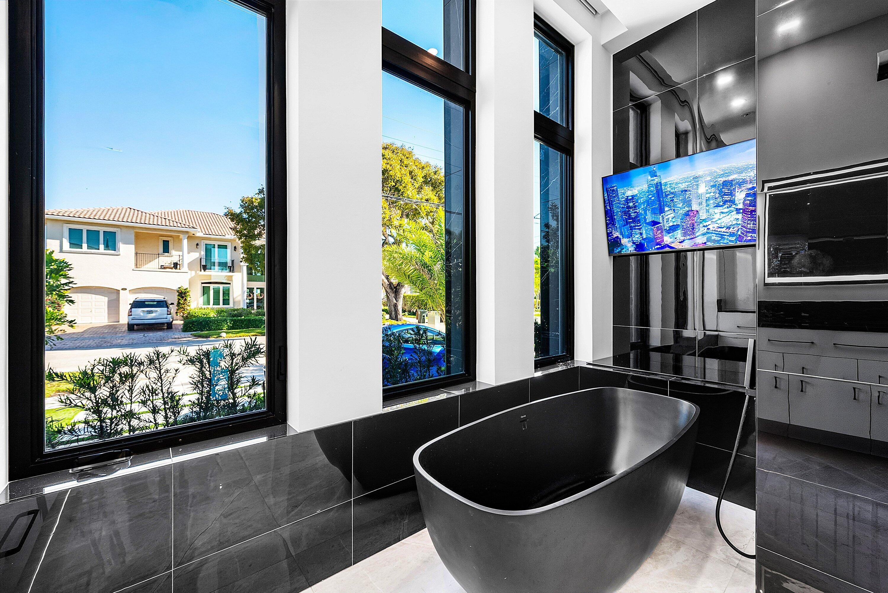 2650 NE 48th Court