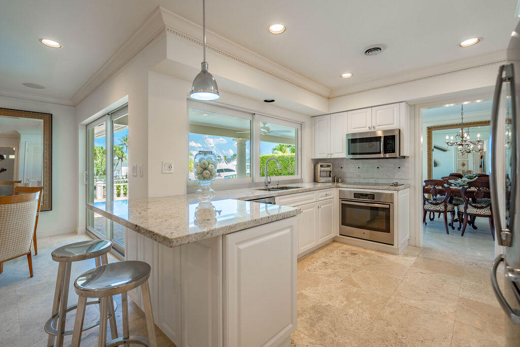 4450 NE 24th Terrace