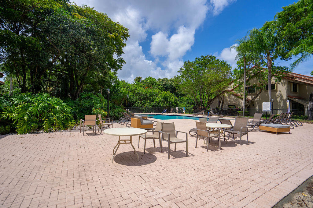 5710 Coach House Circle G