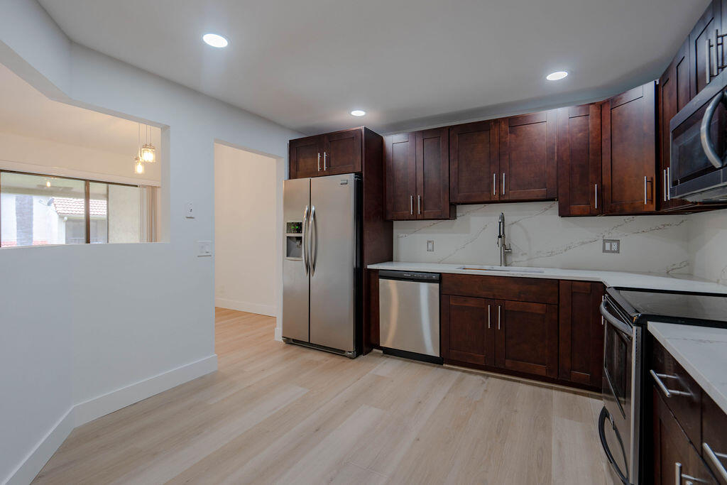 5710 Coach House Circle G