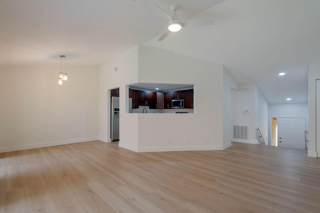 5710 Coach House Circle G