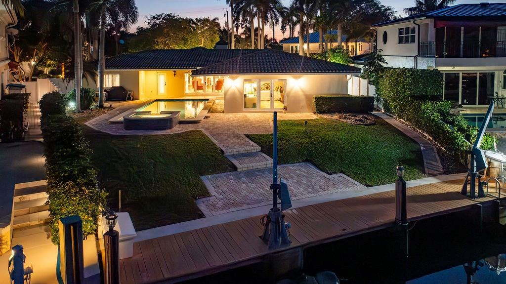 2317 NE 28th Court