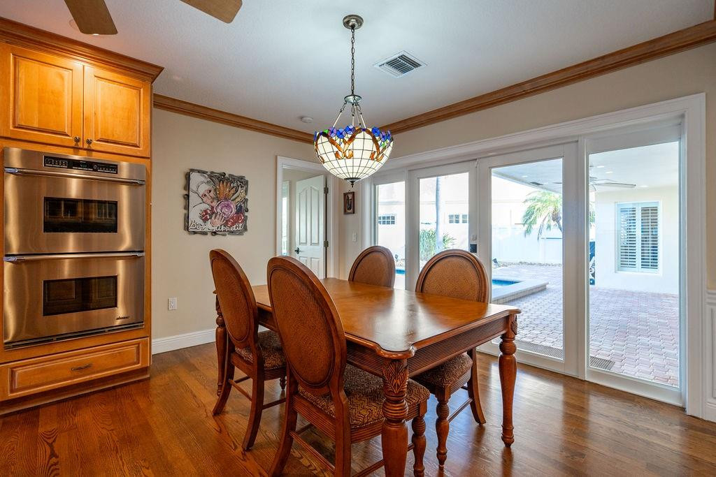 2317 NE 28th Court