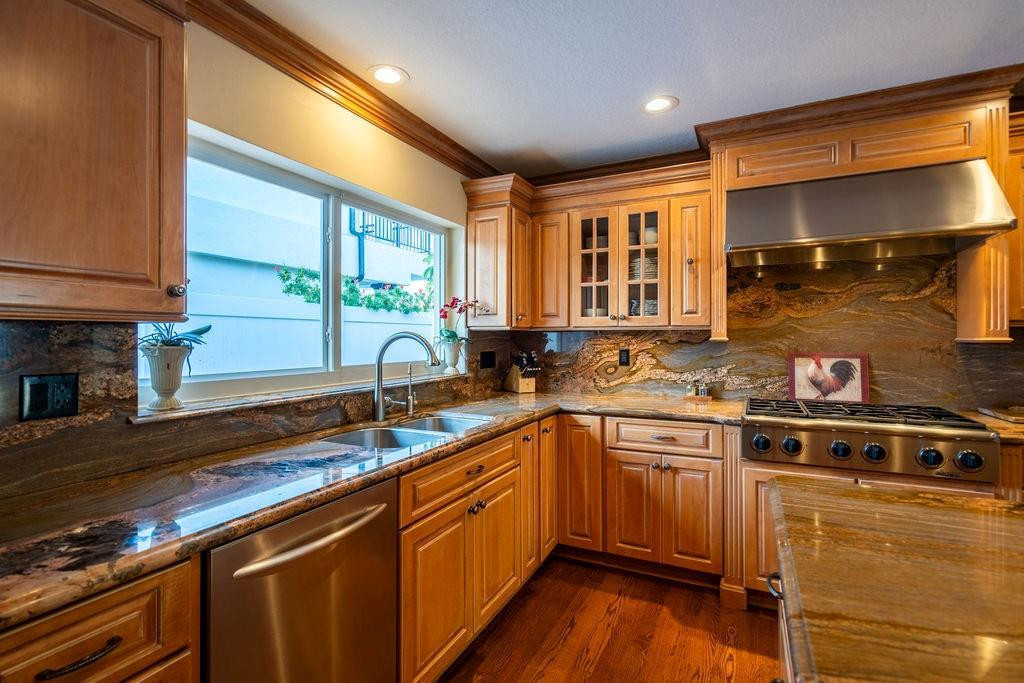 2317 NE 28th Court