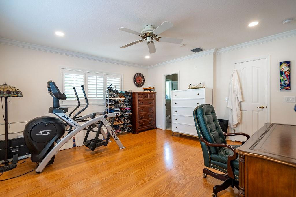 2317 NE 28th Court